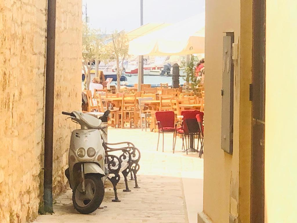 Istrian Stone House In The Heart Of The Beautiful Fishing Village Fazana - Only Few Steps From The Sea And The Wonderful Beach - Incl Plasma-Quad-Plus-Filter Against C O V I D المظهر الخارجي الصورة
