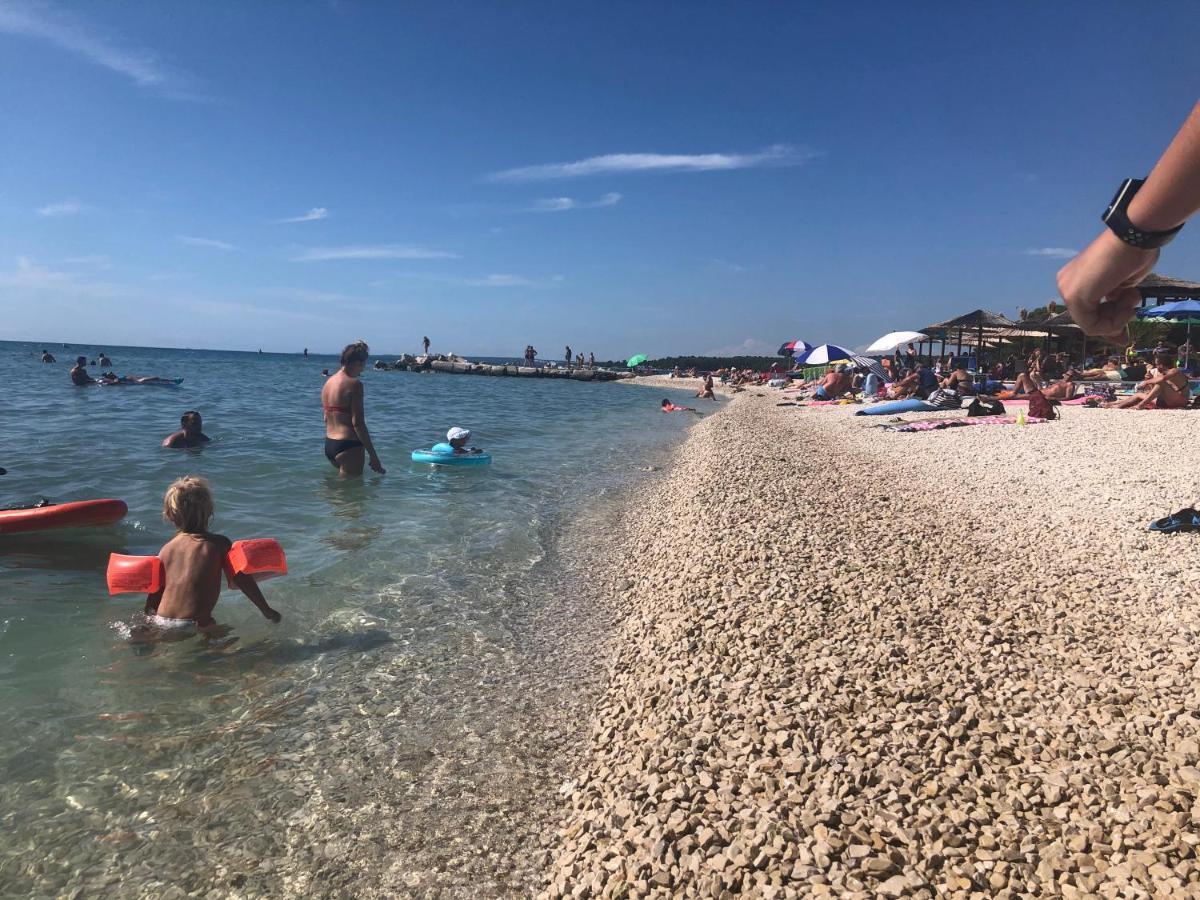 Istrian Stone House In The Heart Of The Beautiful Fishing Village Fazana - Only Few Steps From The Sea And The Wonderful Beach - Incl Plasma-Quad-Plus-Filter Against C O V I D المظهر الخارجي الصورة