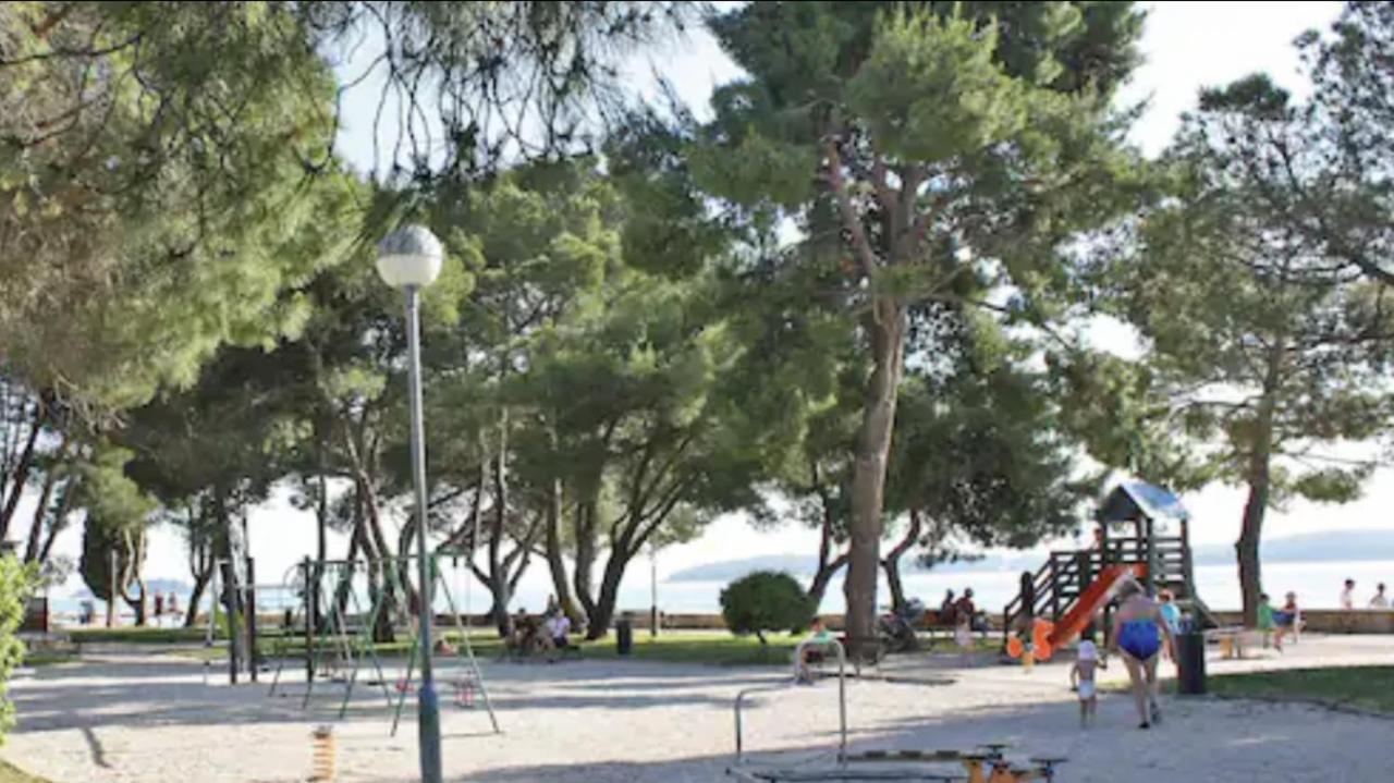 Istrian Stone House In The Heart Of The Beautiful Fishing Village Fazana - Only Few Steps From The Sea And The Wonderful Beach - Incl Plasma-Quad-Plus-Filter Against C O V I D المظهر الخارجي الصورة